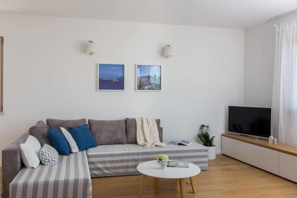 App Karmen With Free Parkig Apartment Porec Luaran gambar